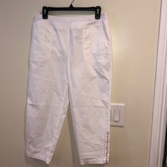 Chico's Pants - NWOT Chico’s Capri Pants